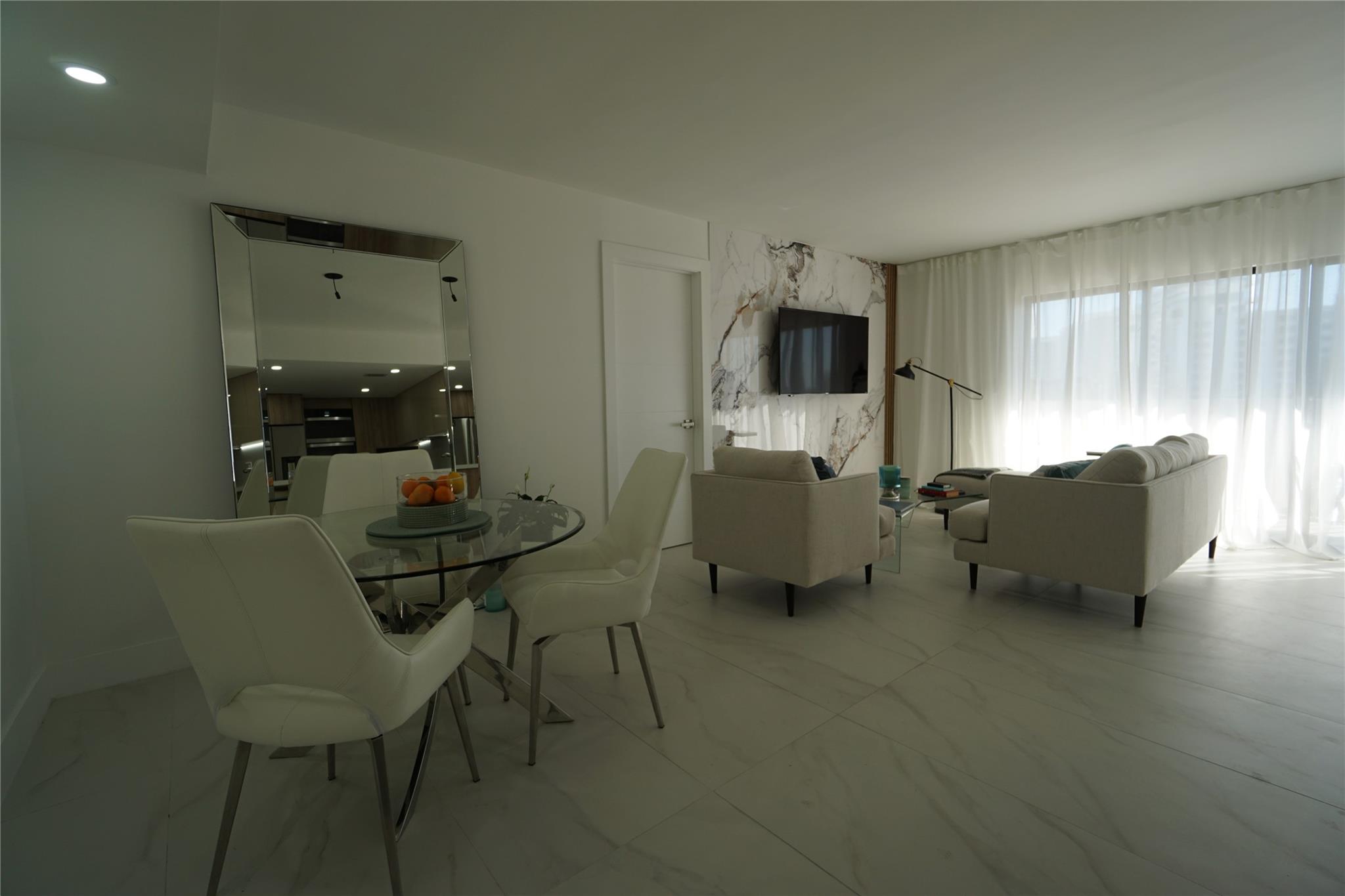 INDIAN CREEK TOWER - Residential