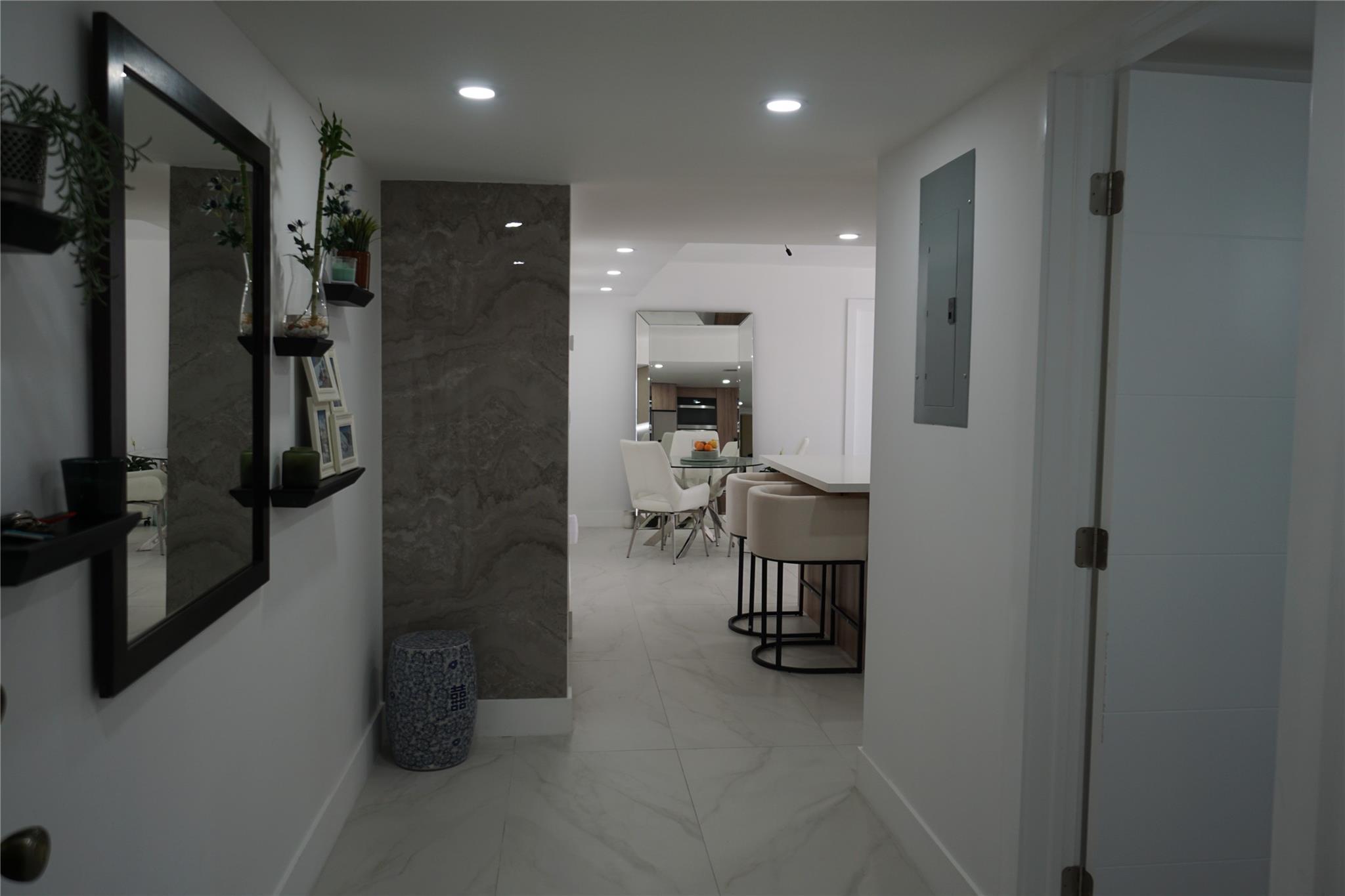 INDIAN CREEK TOWER - Residential