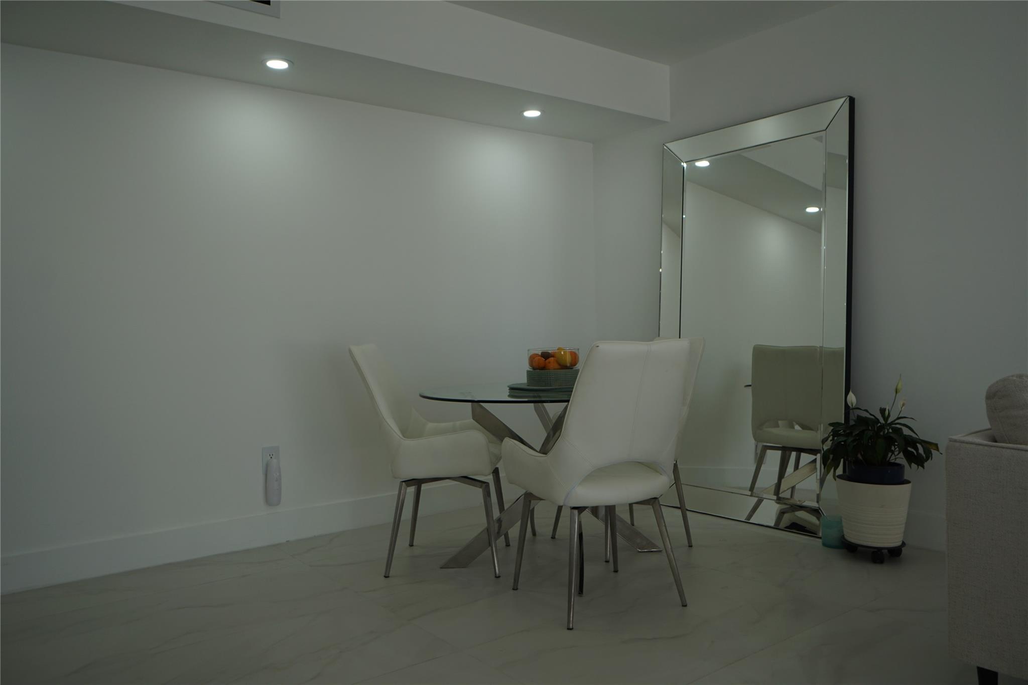 INDIAN CREEK TOWER - Residential