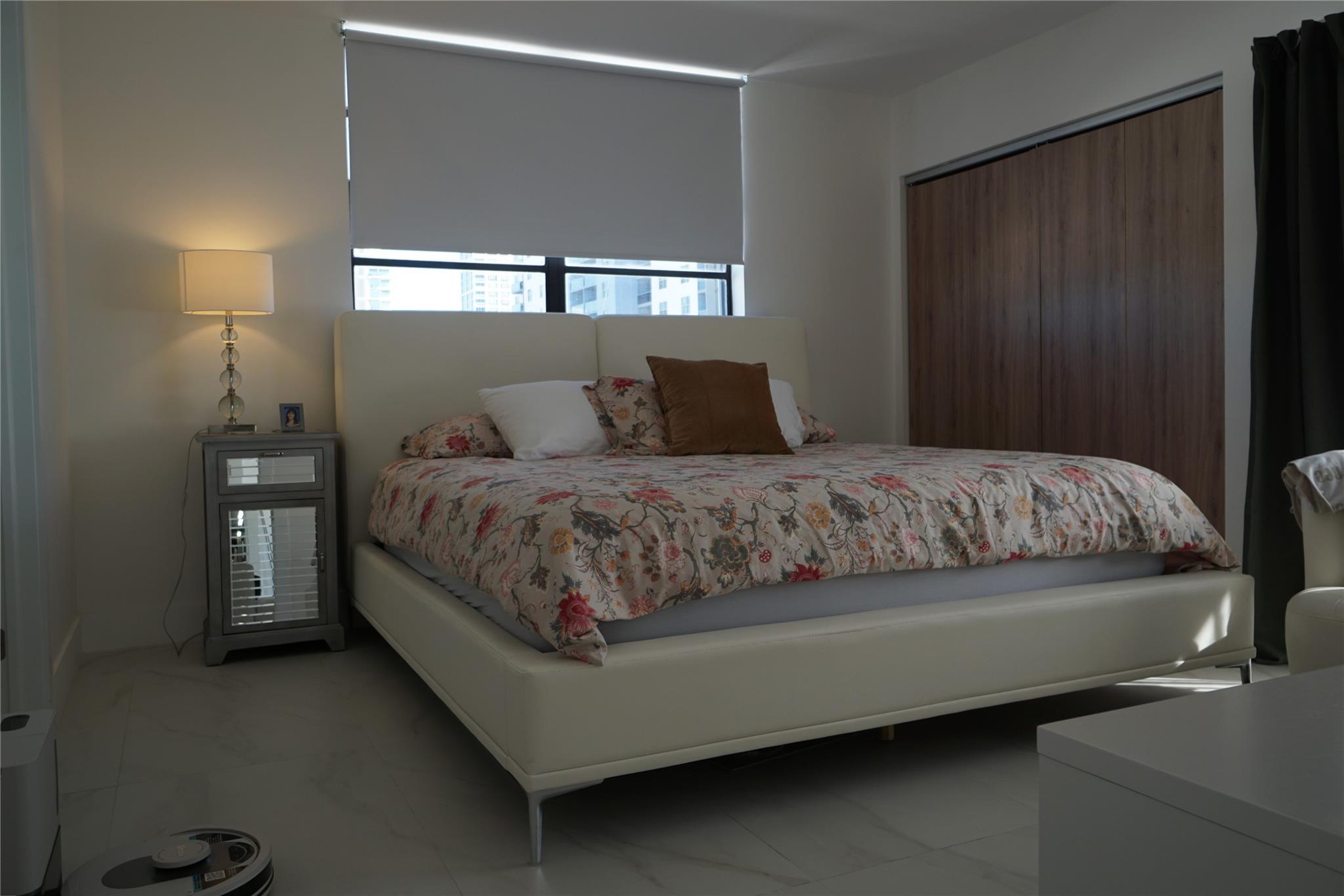 INDIAN CREEK TOWER - Residential