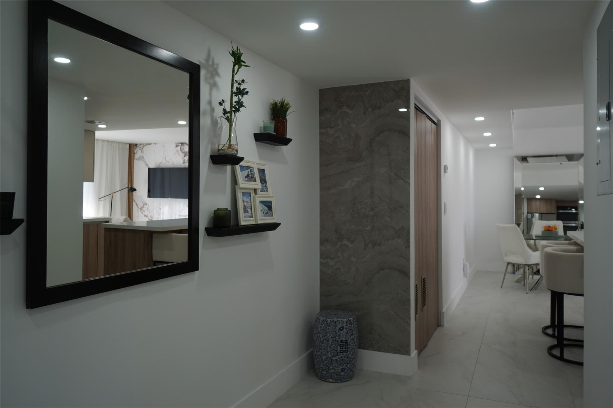 INDIAN CREEK TOWER - Residential