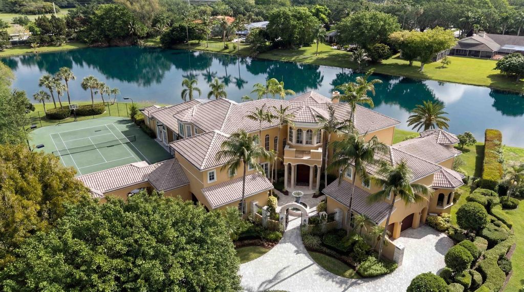 Photo of 18118 Daybreak Drive, Boca Raton, FL 33496 (MLS # B26015068)