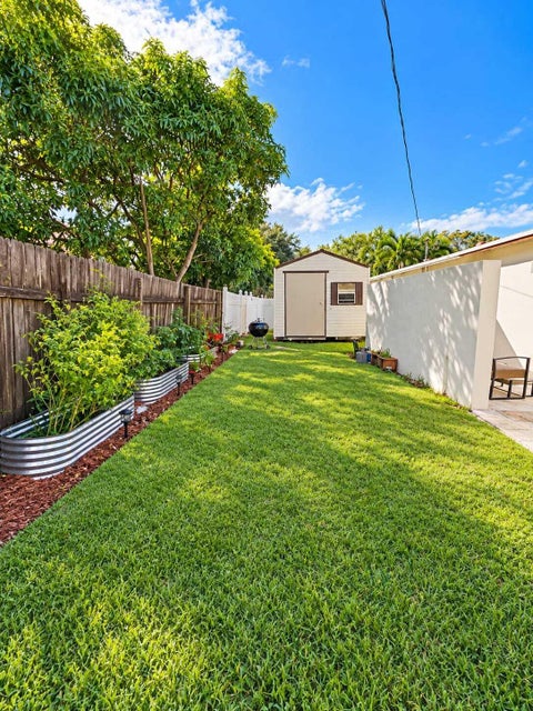 Tiny photo for 202 SW 52ND Avenue, Plantation, FL 33317 (MLS # B26089806)