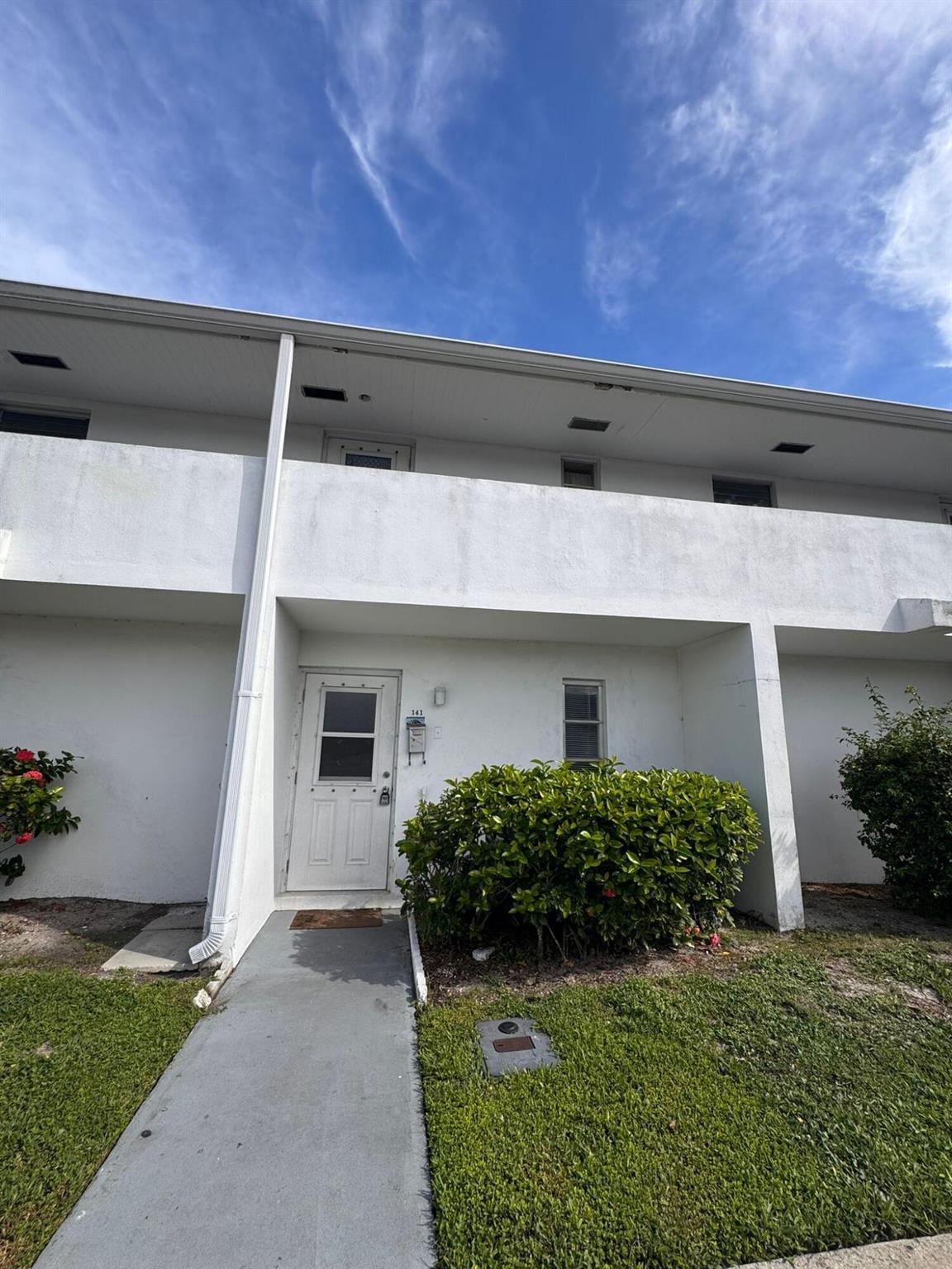 View photos, virtual tours, details... 141 West Court