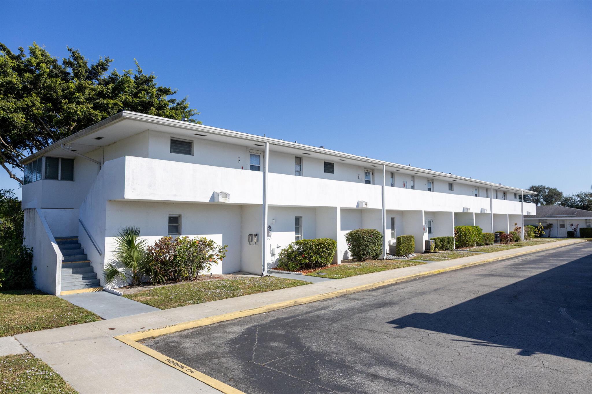 View photos, virtual tours, details... 141 West Court