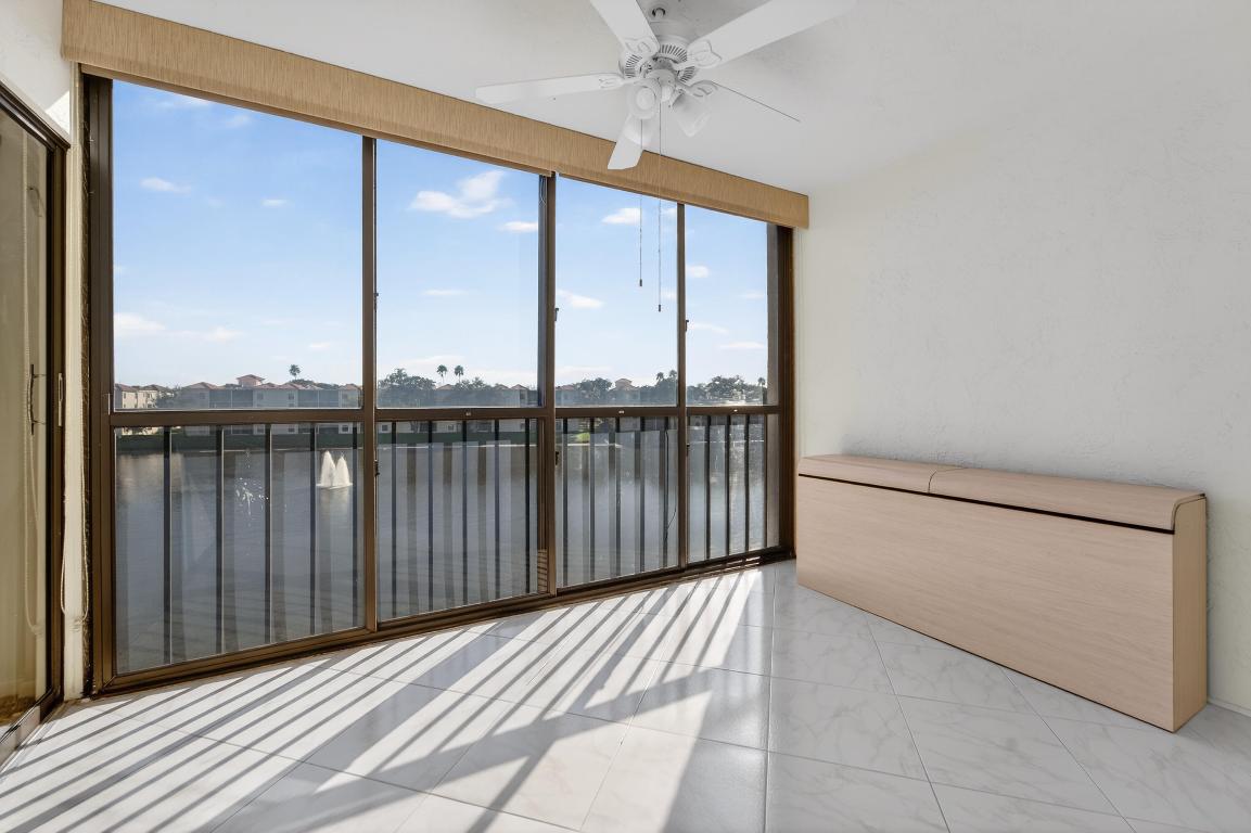 HUNTINGTON POINTE - Residential