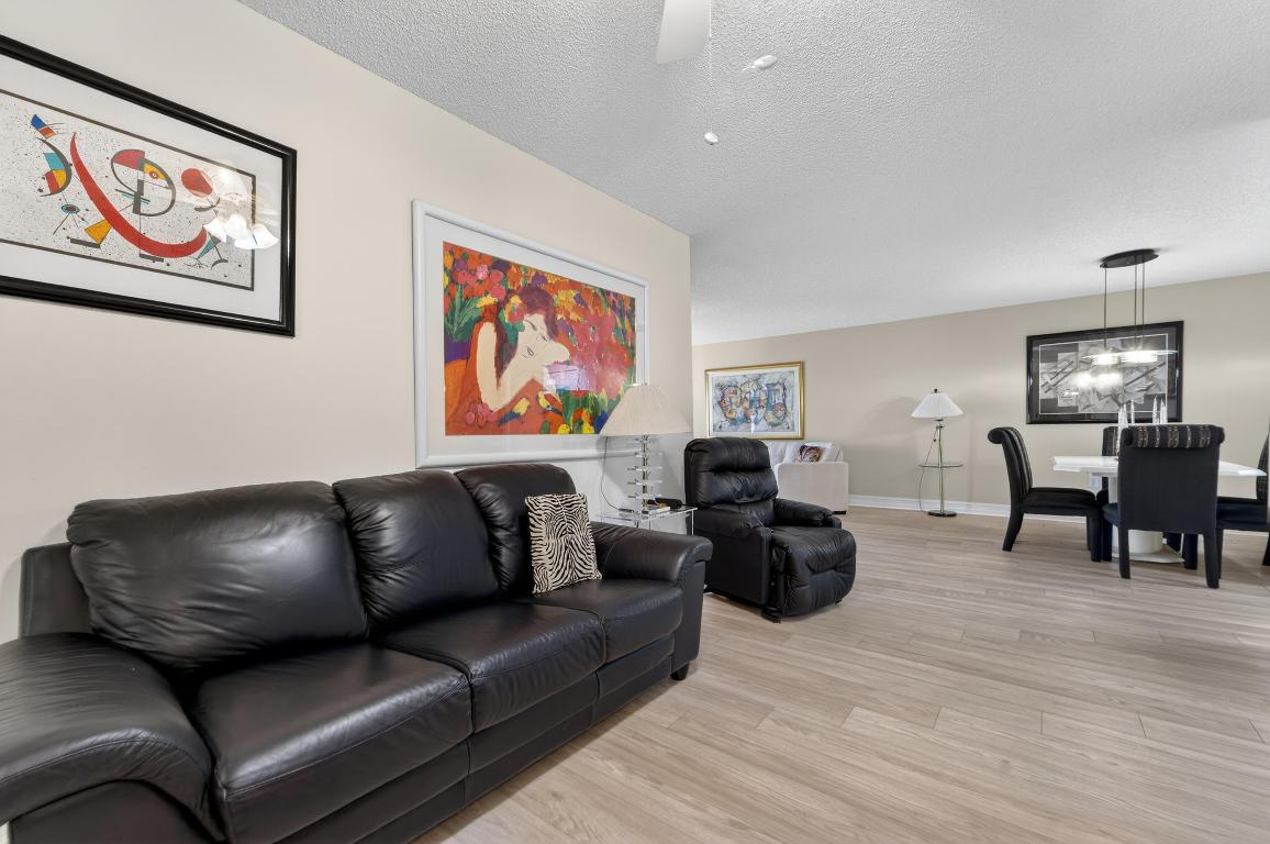 HUNTINGTON POINTE - Residential