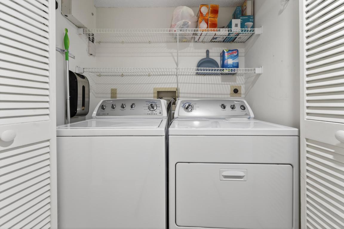 HUNTINGTON POINTE - Residential