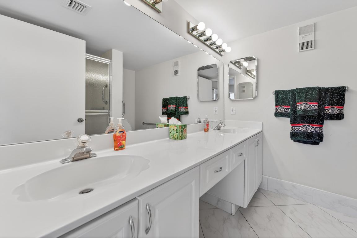 HUNTINGTON POINTE - Residential