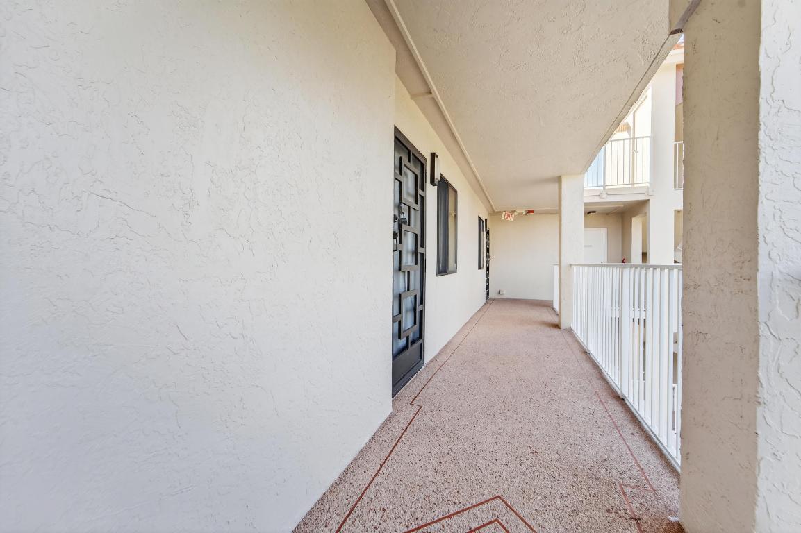 HUNTINGTON POINTE - Residential