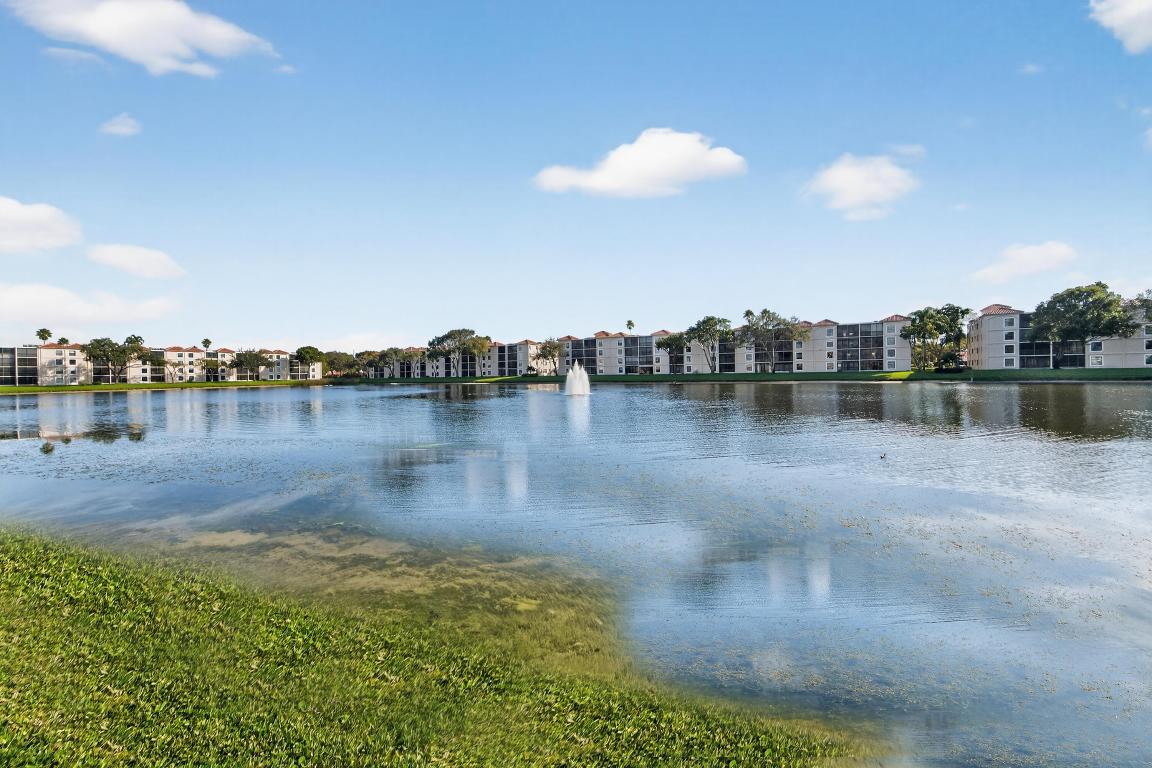 HUNTINGTON POINTE - Residential