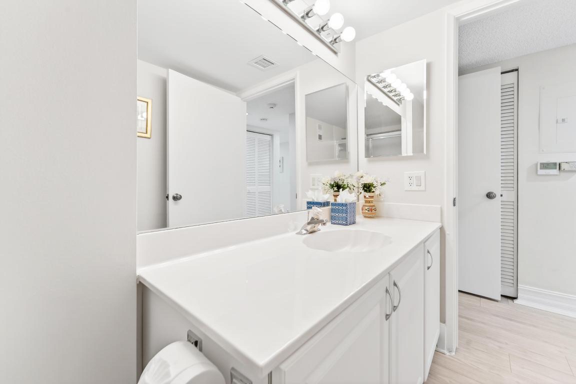 HUNTINGTON POINTE - Residential