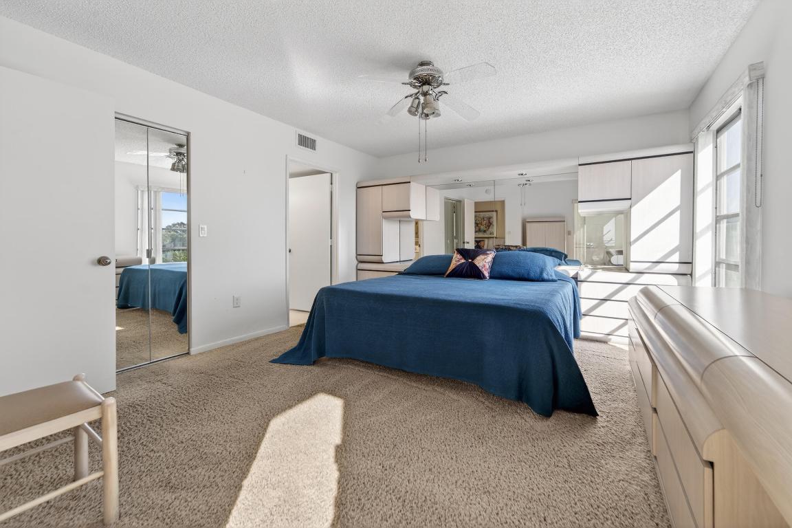 HUNTINGTON POINTE - Residential