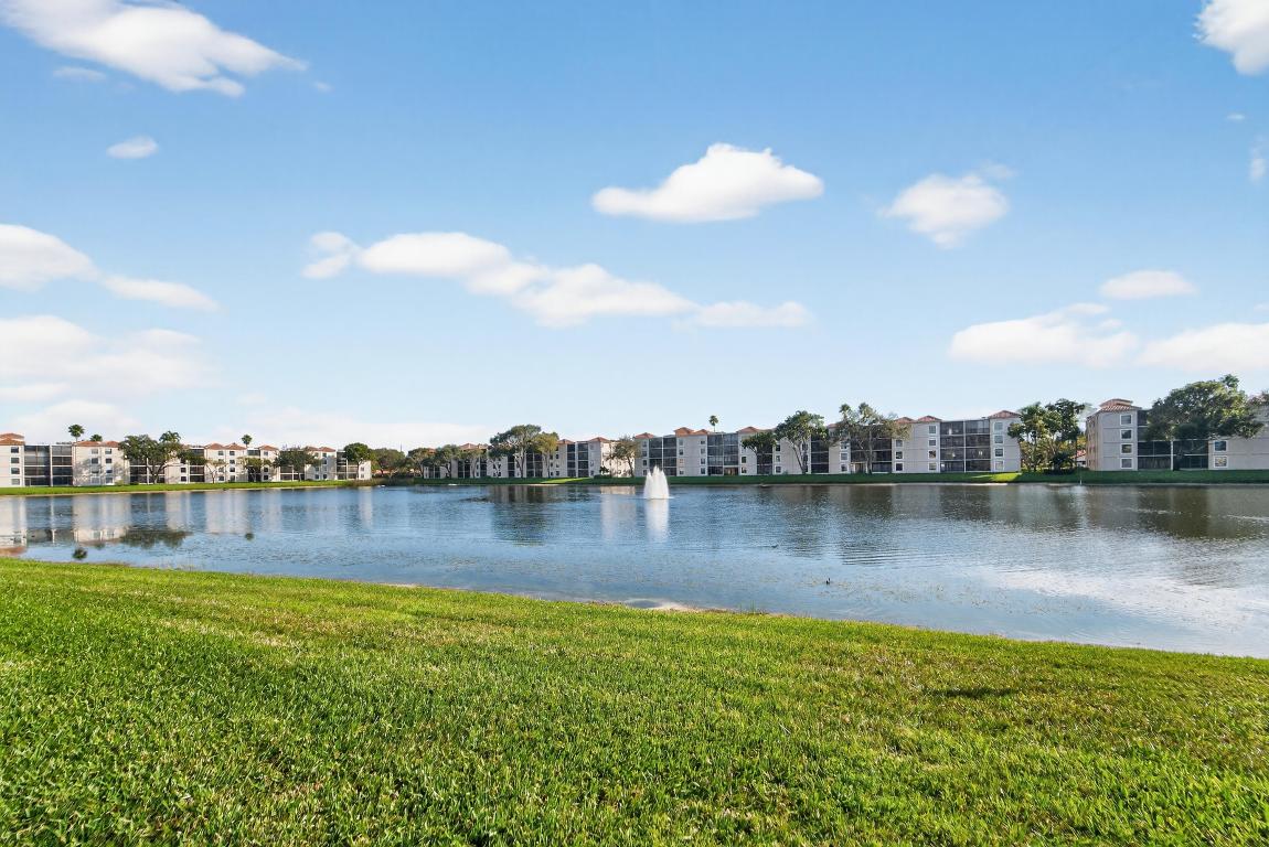 HUNTINGTON POINTE - Residential