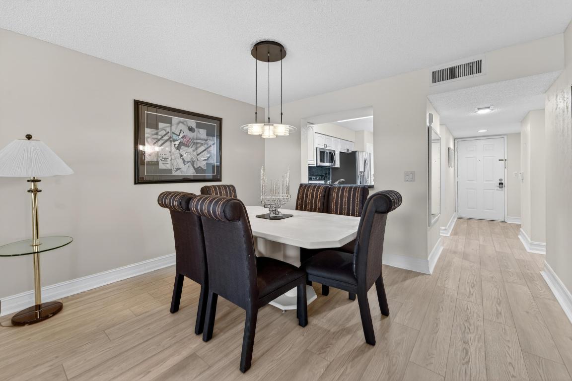 HUNTINGTON POINTE - Residential