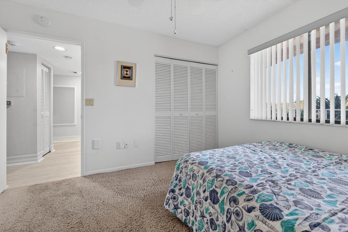 HUNTINGTON POINTE - Residential