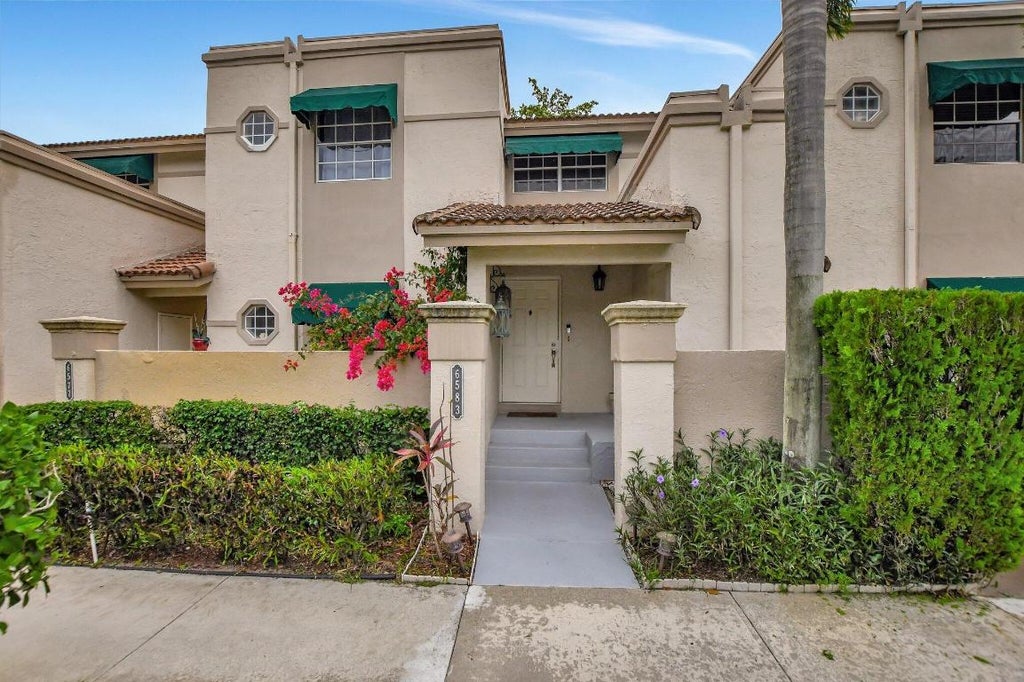Photo of 6583 Via Regina, Boca Raton, FL 33433 (MLS # R10996723)
