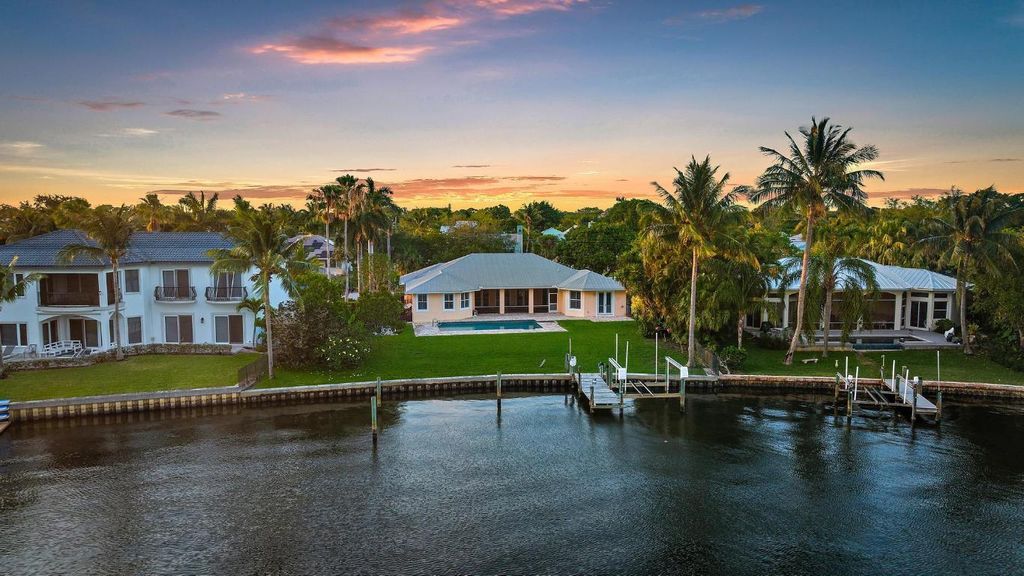 Photo of 9420 SE Point Terrace, Jupiter, FL 33469 (MLS # R10982004)