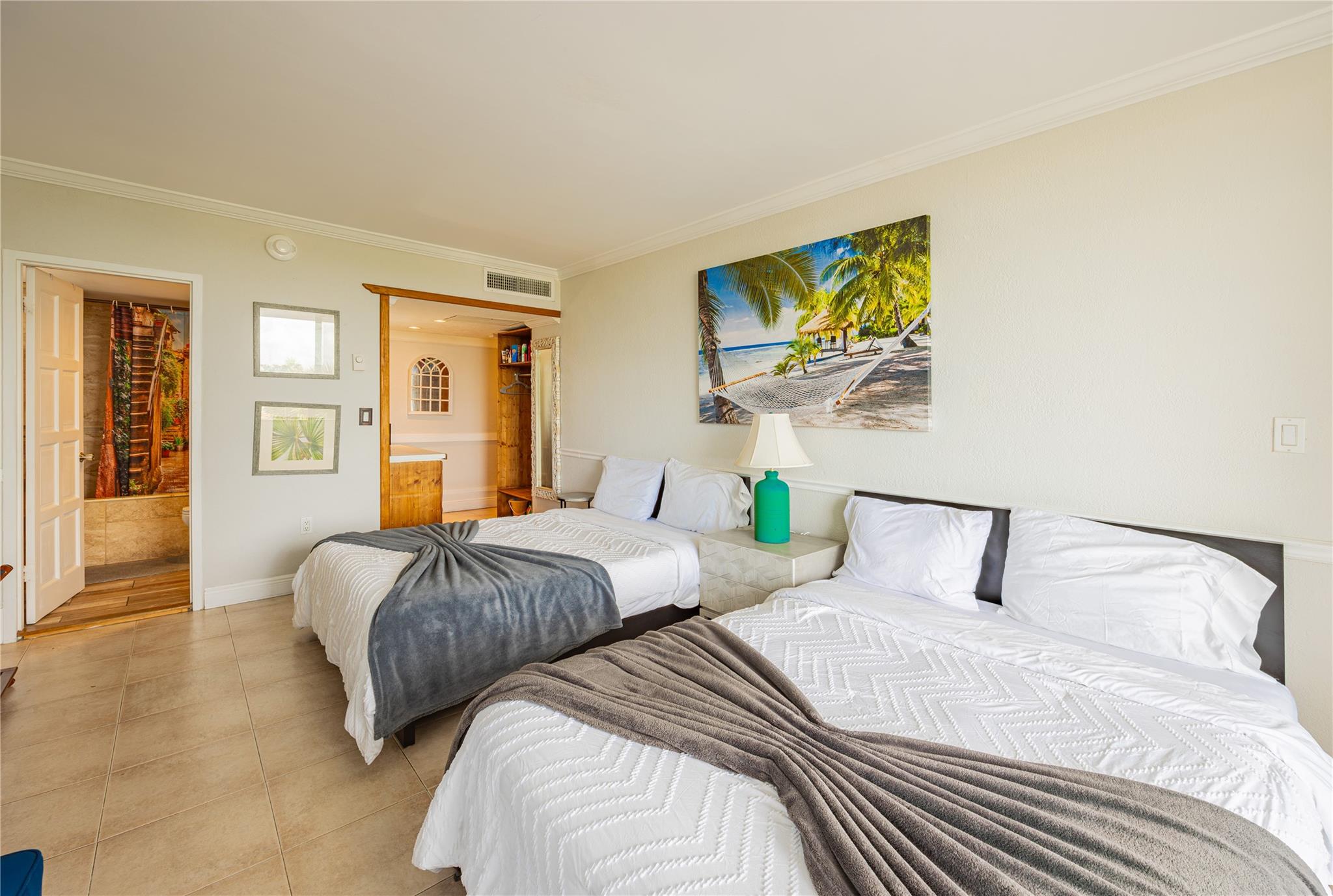 4040 Galt Ocean Dr 323