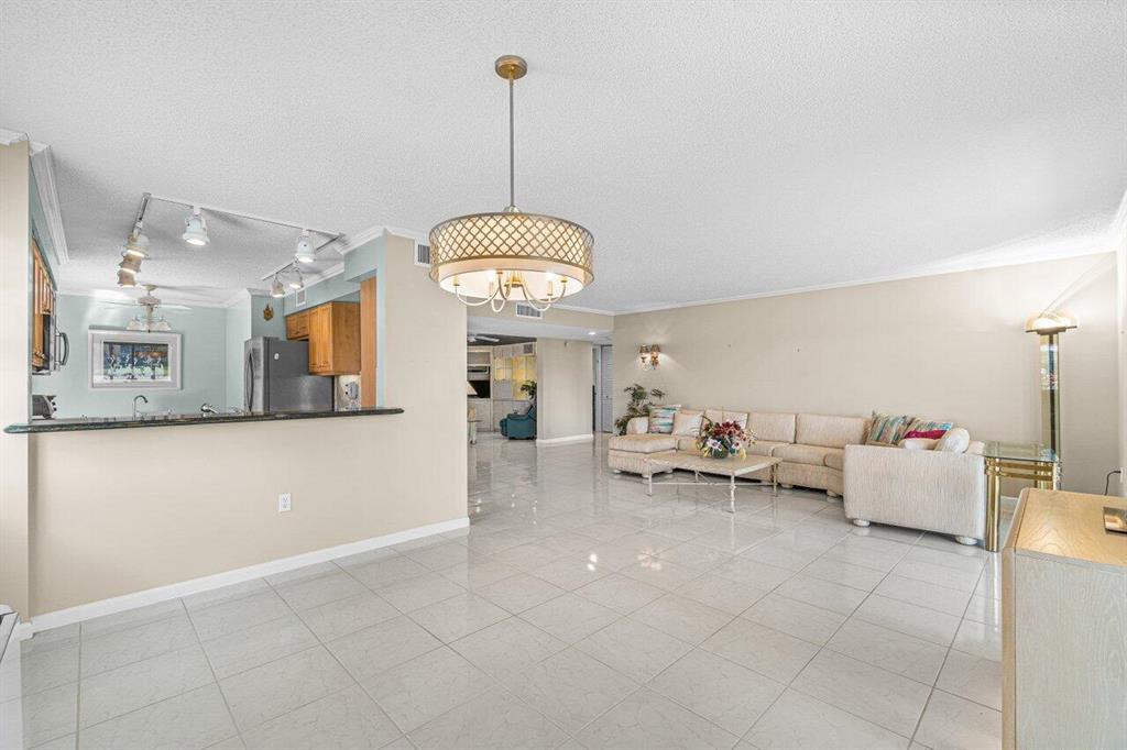 PALM ISLES - Residential