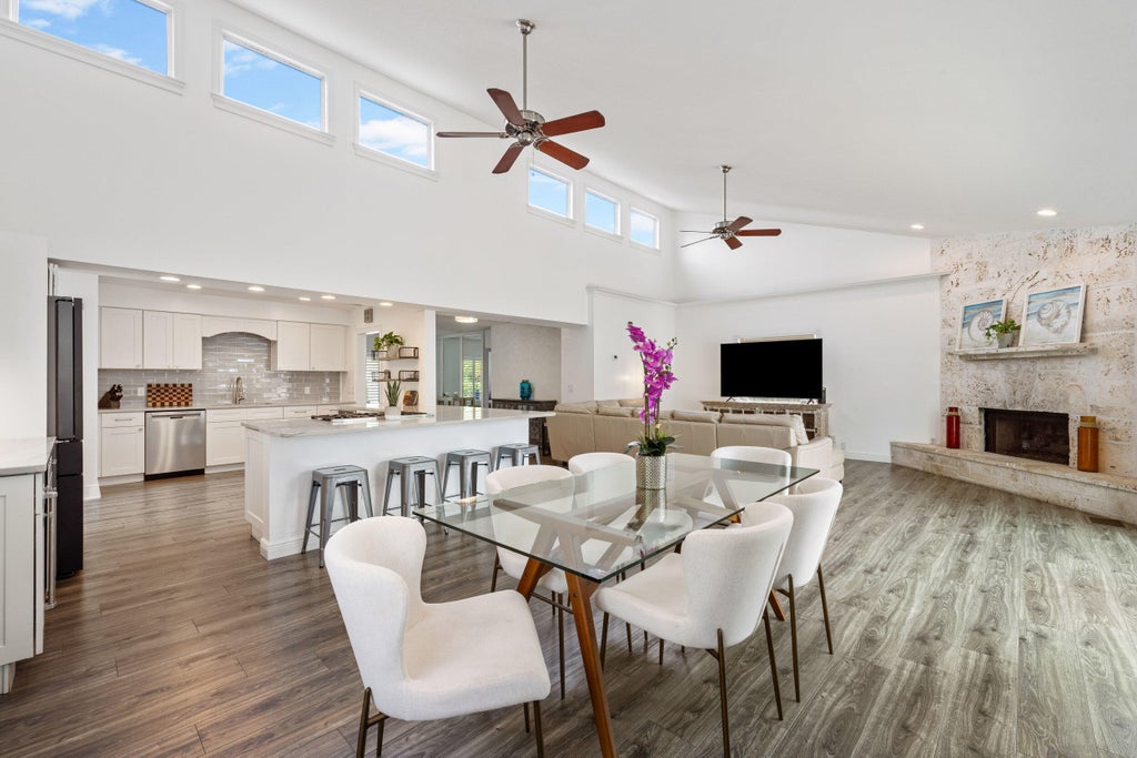 Photo of 310 Edgewood Drive N, West Palm Beach, FL 33405 (MLS # R11098259)