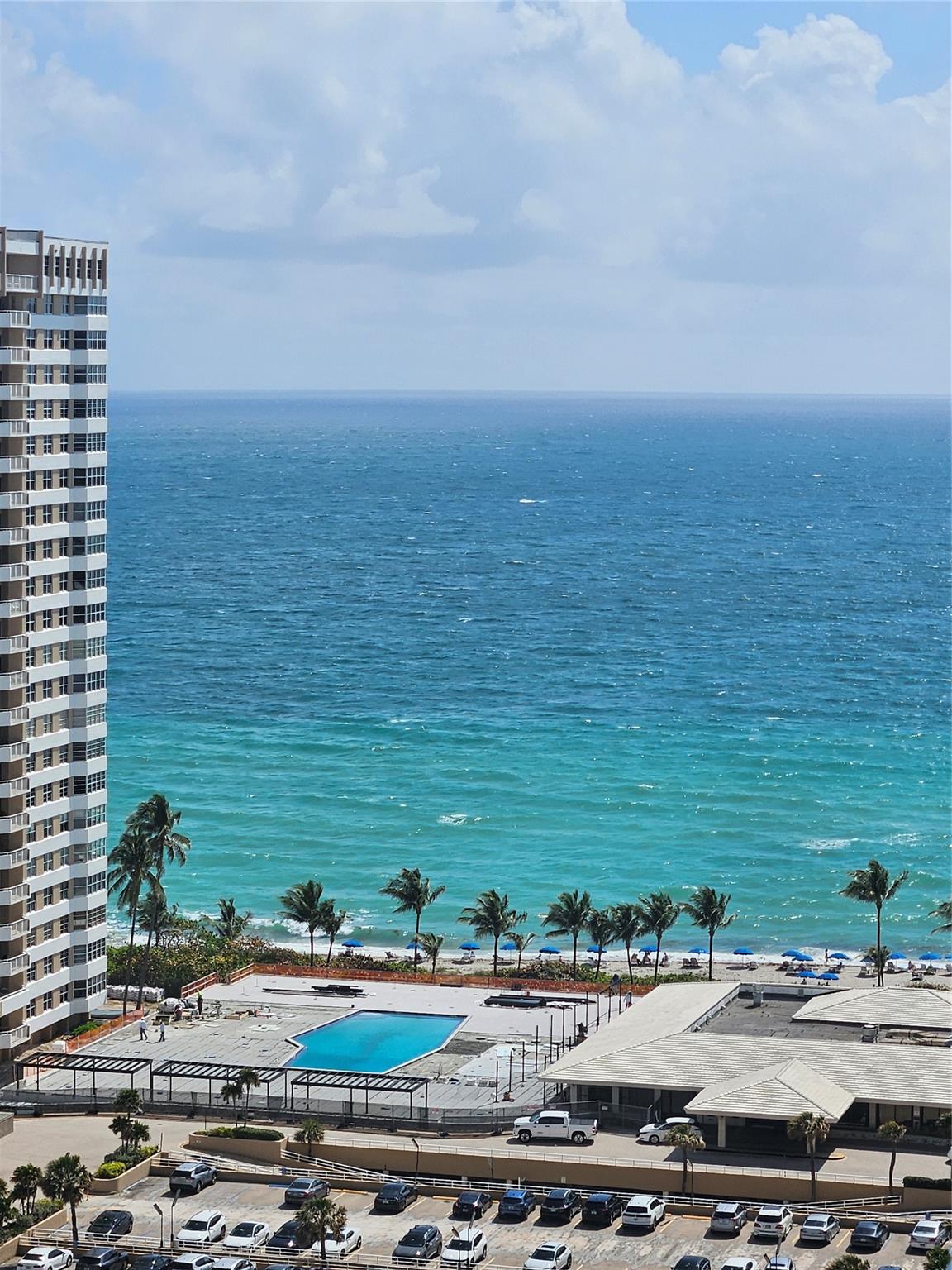 Gorgeous Panoramic View from this 20th flr apt 1bd 1.5 ba with a tenant until 6/26 $2100/mth. unfurnished tiled floor. maintenance includes a/c, security, internet.  many amenities 2 exercise rms, sauna steam room, 2 minimarts, 2 retsaurants , marina,2 ppools tennis 24 hr security valet courtesy bus and more. convenient to all malls, expressways, casinos and airports. easy to see