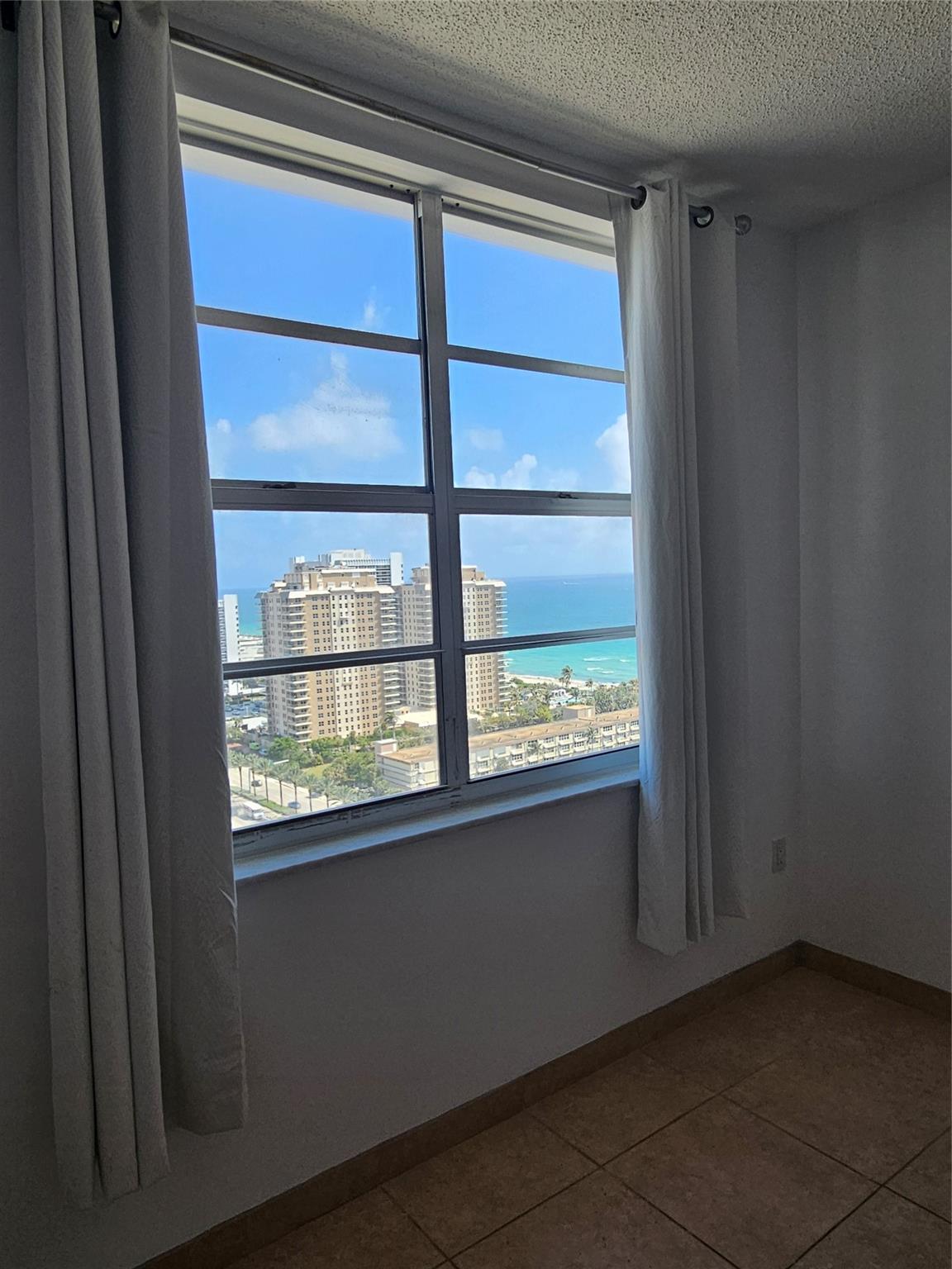 hemispheres condo - Residential