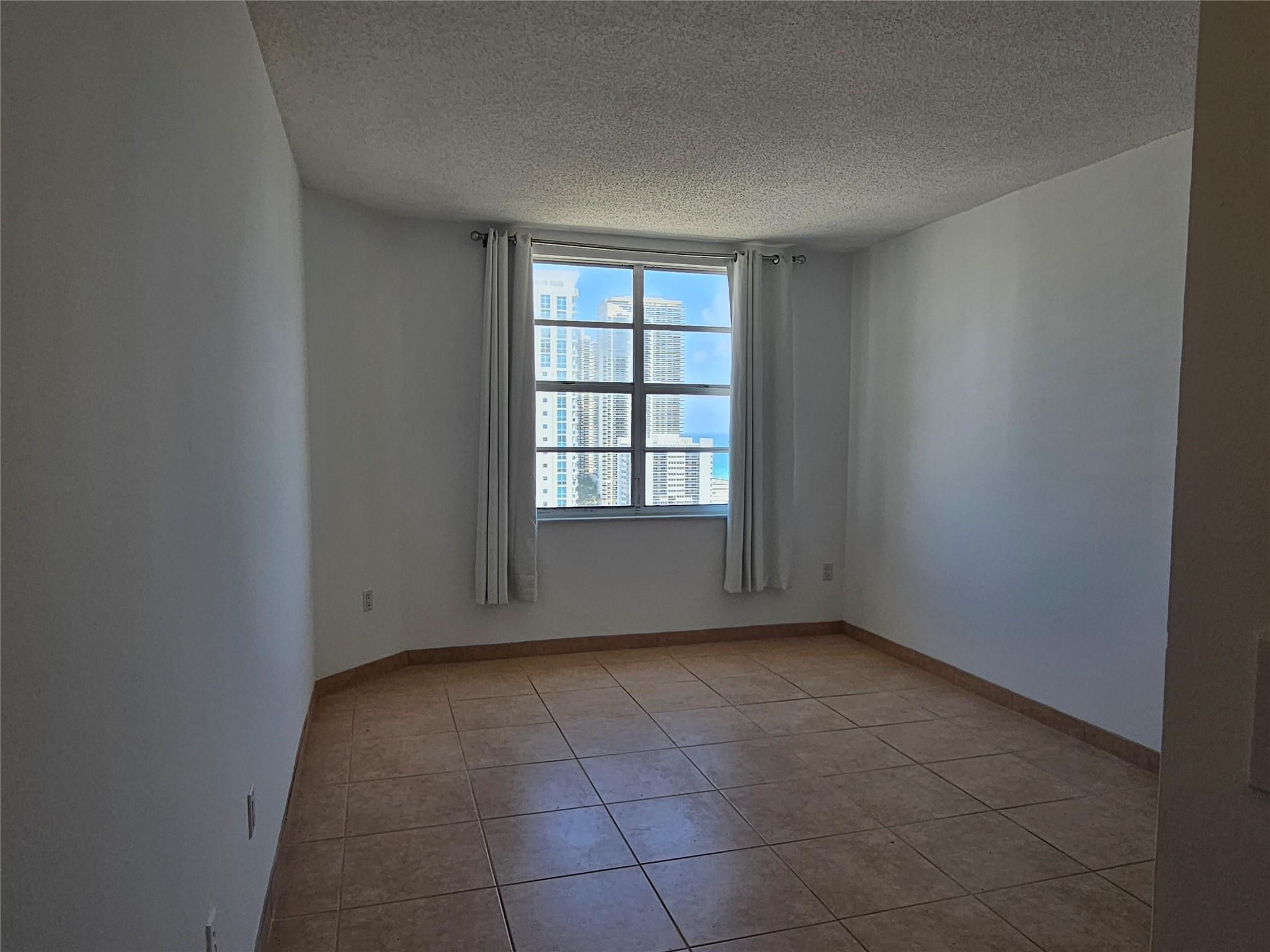 hemispheres condo - Residential