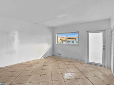 Tiny photo for 320 S Surf Road #402, Hollywood, FL 33019 (MLS # B26079875)