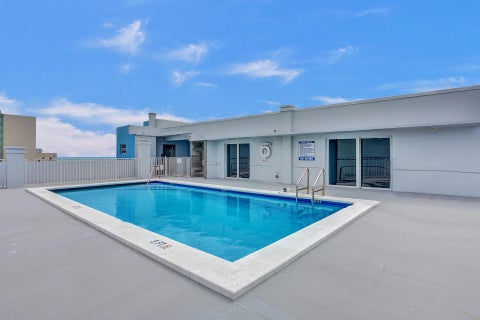 Tiny photo for 320 S Surf Road #402, Hollywood, FL 33019 (MLS # B26079875)