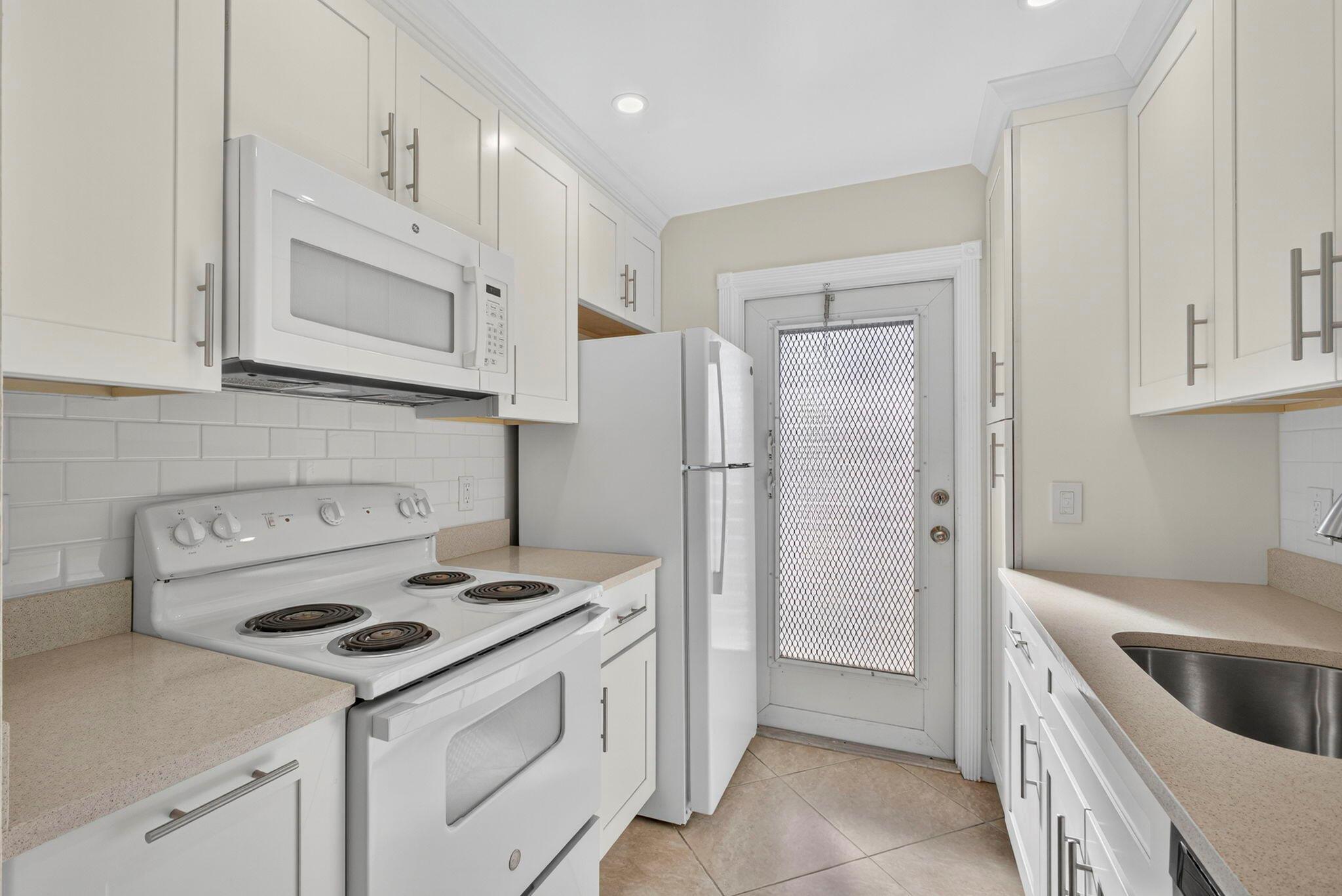LAKE COLONY APTS ONE INC - Residential