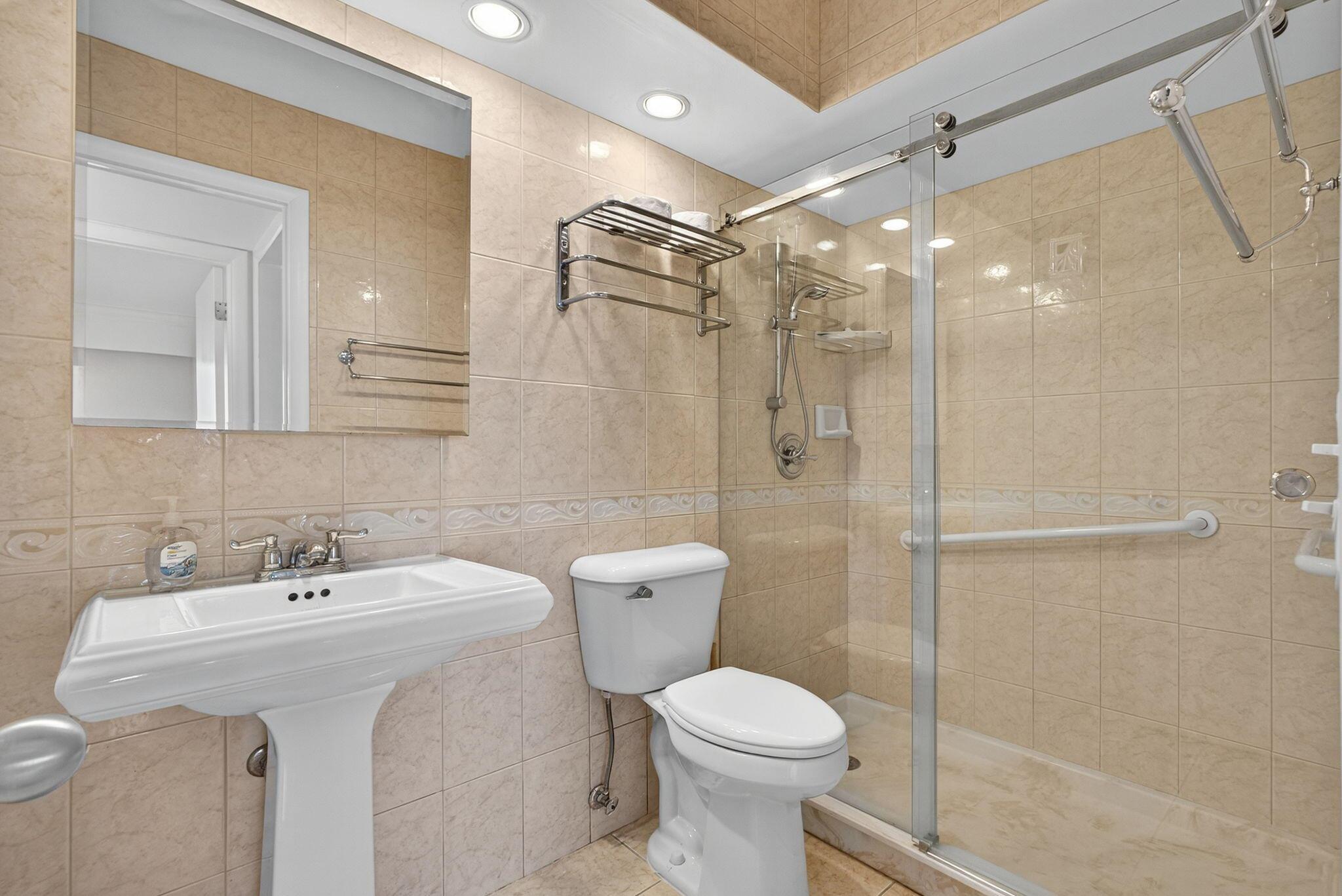LAKE COLONY APTS ONE INC - Residential