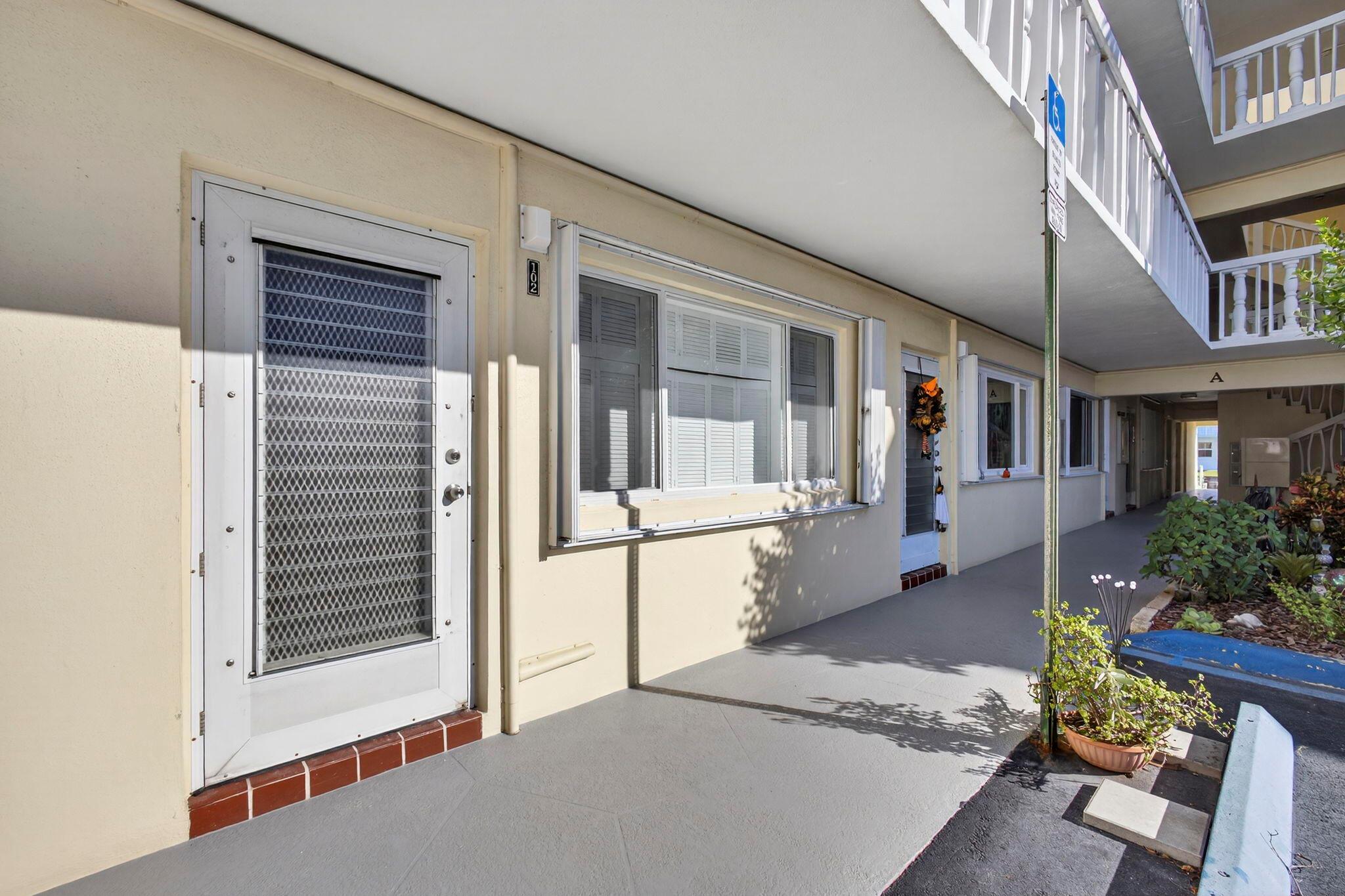 LAKE COLONY APTS ONE INC - Residential