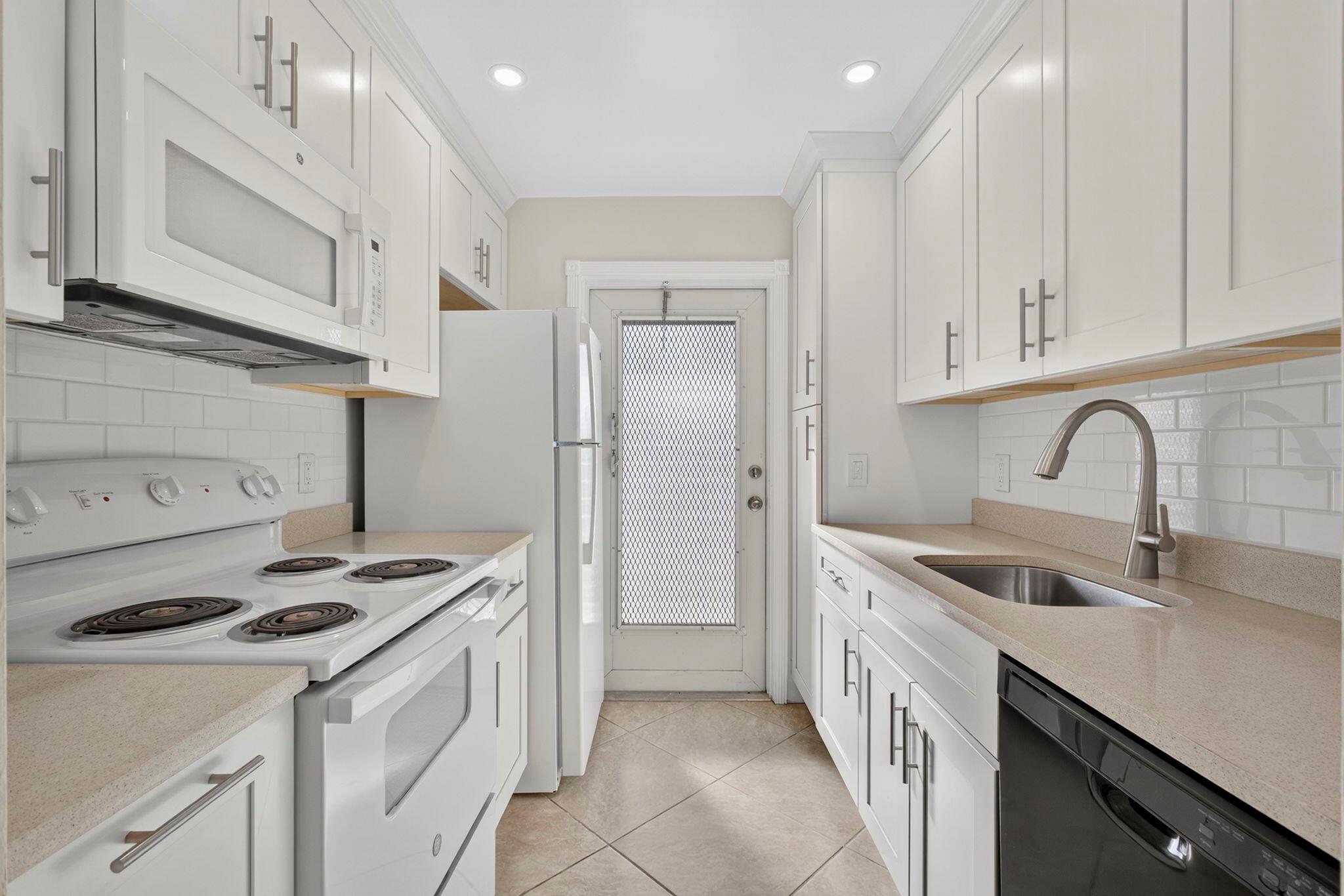 LAKE COLONY APTS ONE INC - Residential