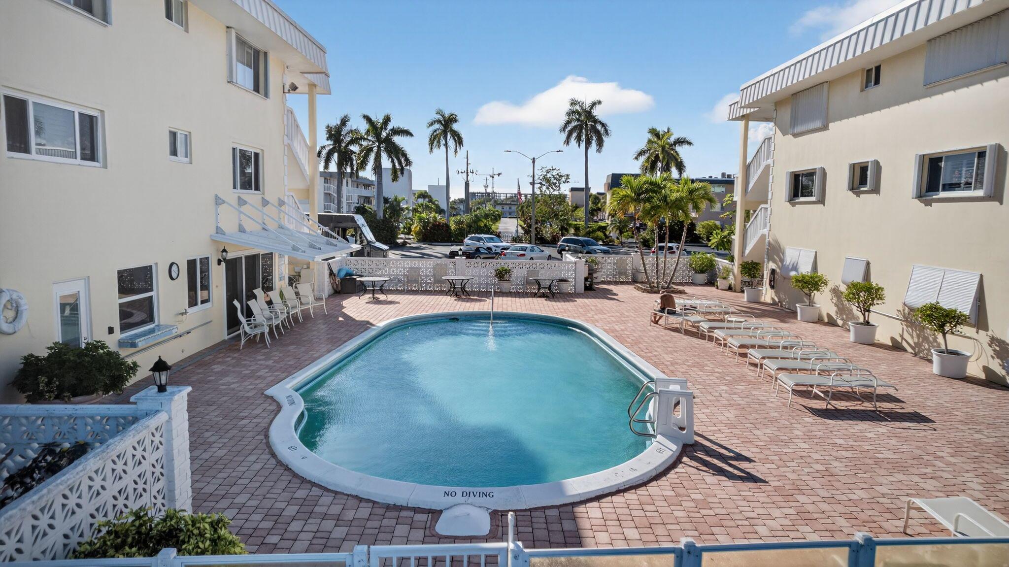 LAKE COLONY APTS ONE INC - Residential