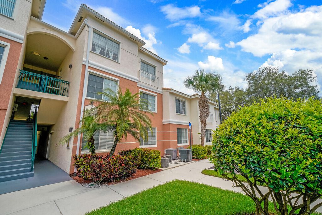 Photo of 2310 Myrtlewood Circle E, Palm Beach Gardens, FL 33418 (MLS # R11020155)