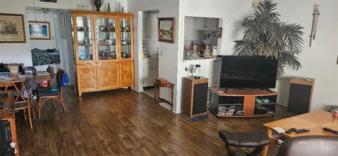 880 W Horizons 209, Boynton Beach, FL, 33435/$119,900 2 880 W Horizons 209