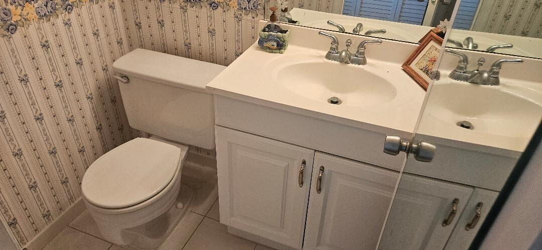 880 W Horizons 209, Boynton Beach, FL, 33435/$119,900 4 880 W Horizons 209