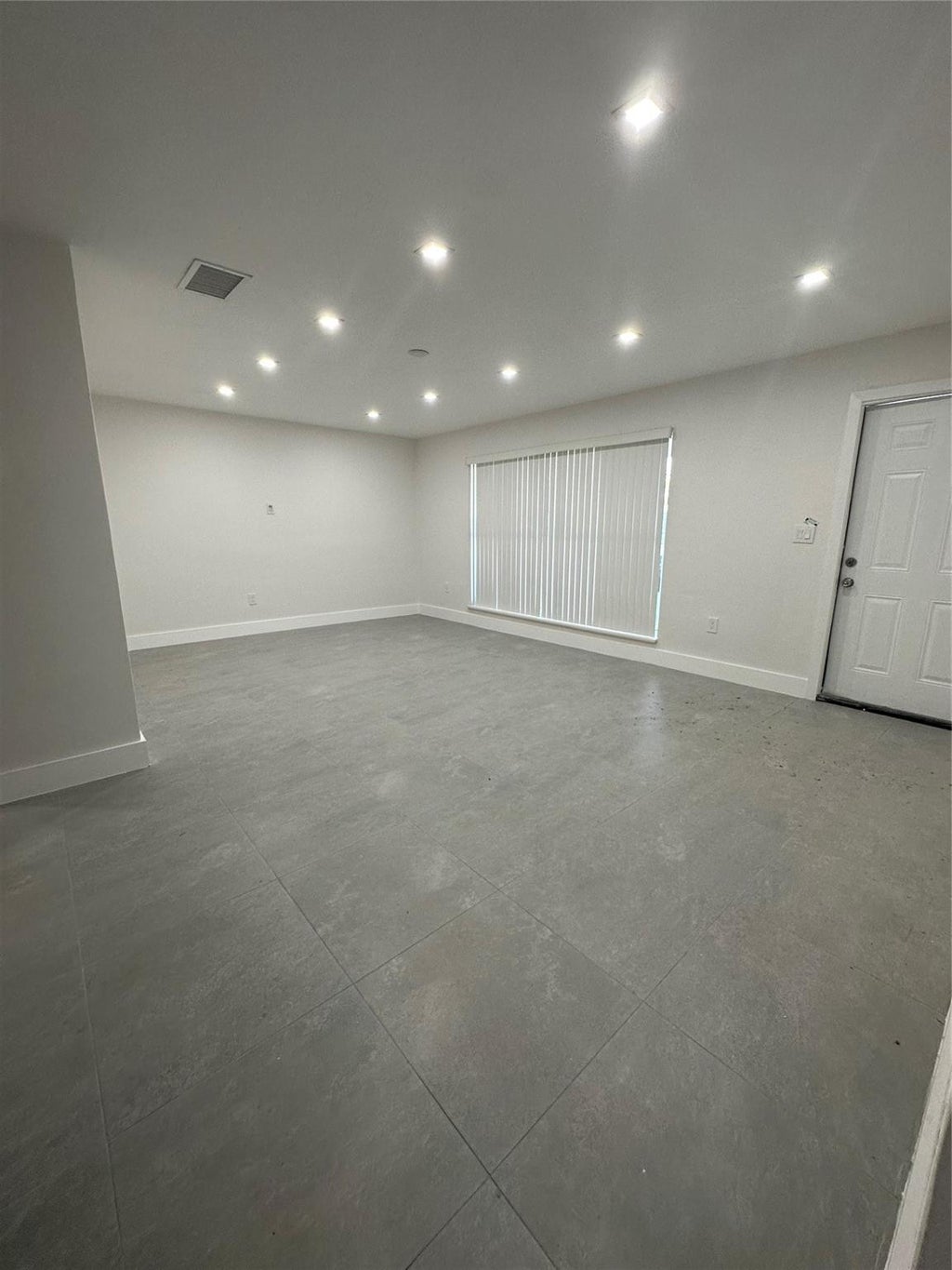 Photo of 6350 LIBERTY Street, Hollywood, FL 33024 (MLS # B26077420)