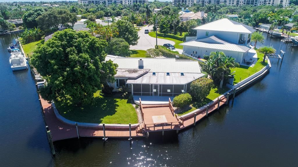 Photo of 14095 Port Circle, Palm Beach Gardens, FL 33410 (MLS # R10748791)