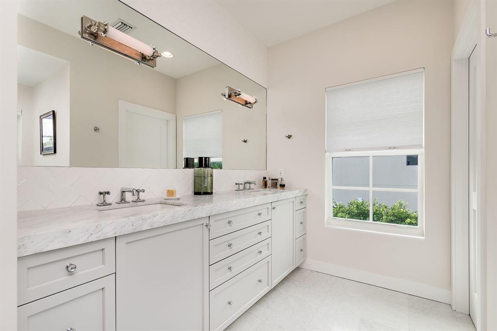 LEWIS SHORE ESTS 3 IN - Residential