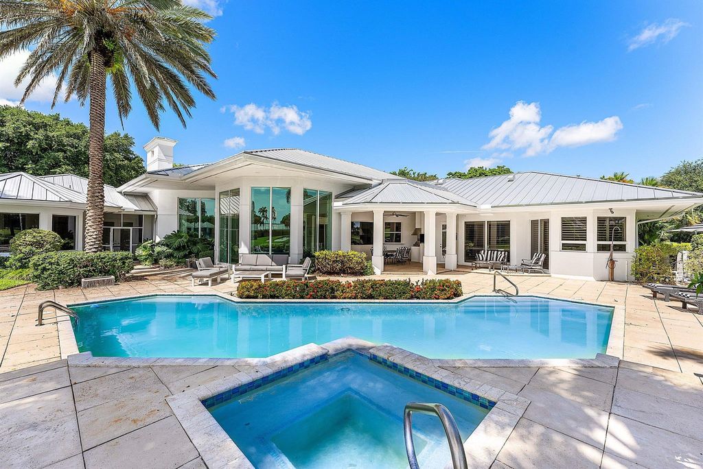 Photo of 225 Oakview Drive, Delray Beach, FL 33445 (MLS # R11123706)