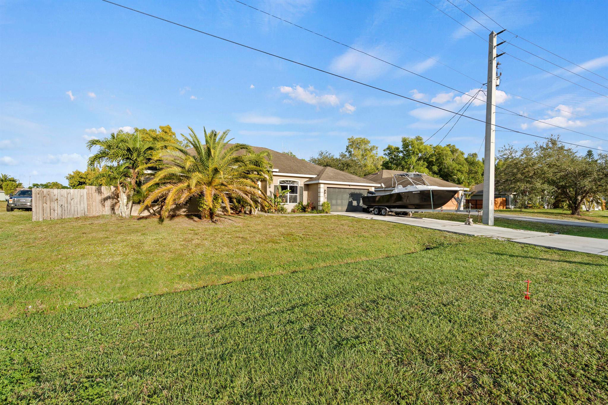 370 SW Tulip Boulevard