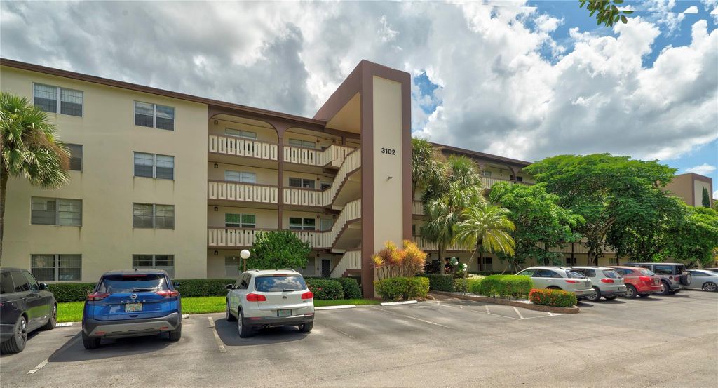 Photo of 3102 Portofino Point #k3, Coconut Creek, FL 33066 (MLS # F10523515)
