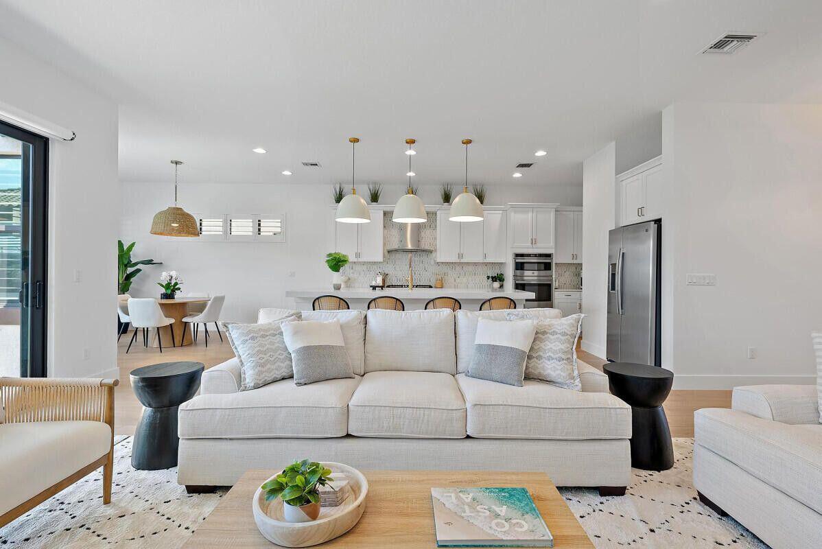 ALTON NEIGHBORHOOD - Residential Lease