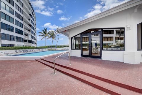 A home in South Palm Beach