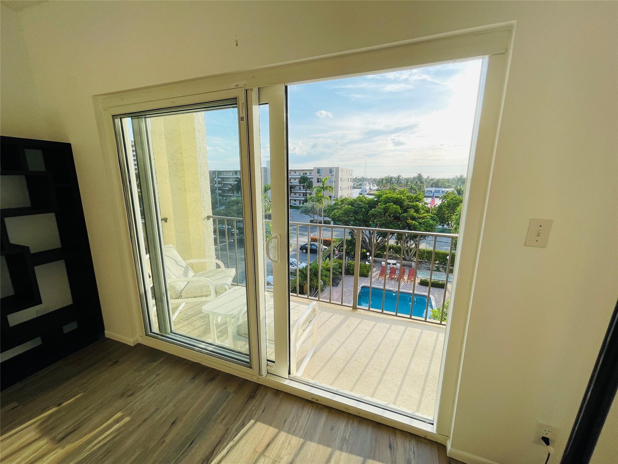 400 N Riverside Dr 403