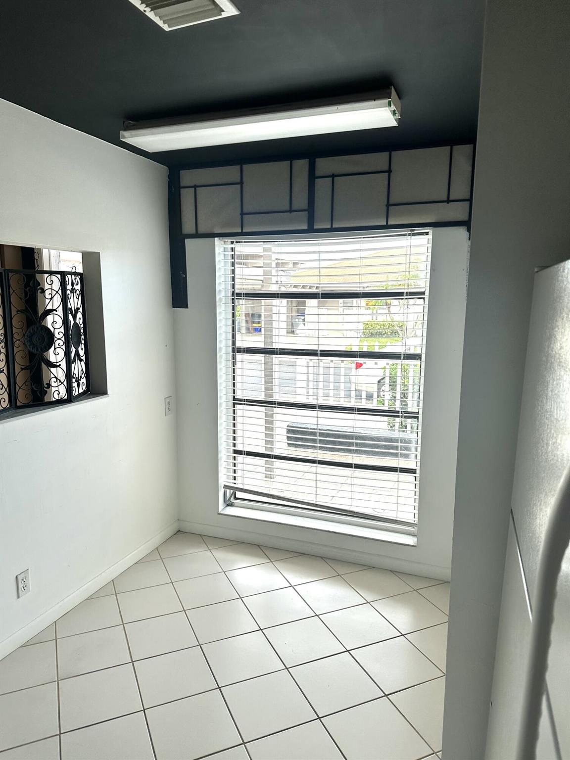 CAMELOT VILLAGE SEC 3 - Residential Lease