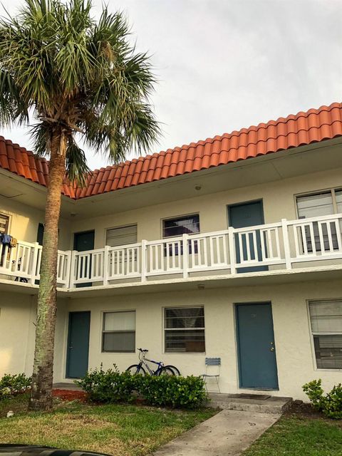 A home in Deerfield Beach