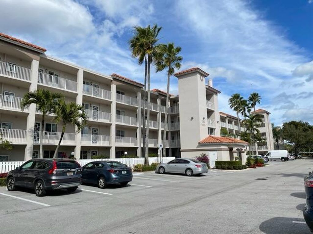 Photo of 14111 Royal Vista Drive #303, Delray Beach, FL 33484 (MLS # R10773993)